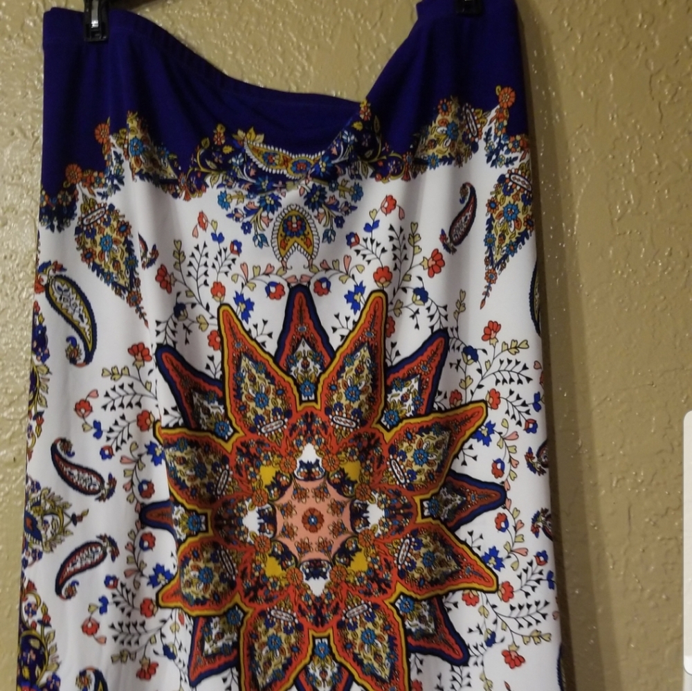 Woman's Avenue Skirt size 26/28